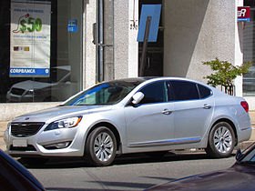 Kia Cadenza V6 EX 2010 (14429289169).jpg